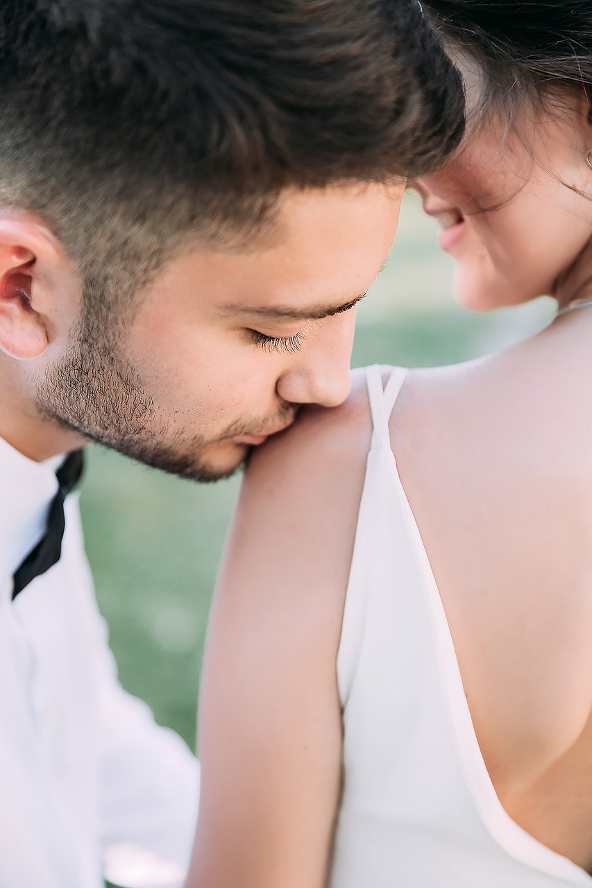 年上彼氏とマッチングアプリで結婚する際の事情は？