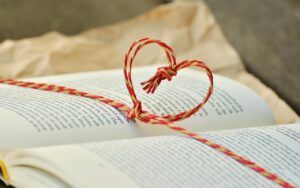 出会いアプリで本気で結婚前提の相手に返事が遅い理由は？